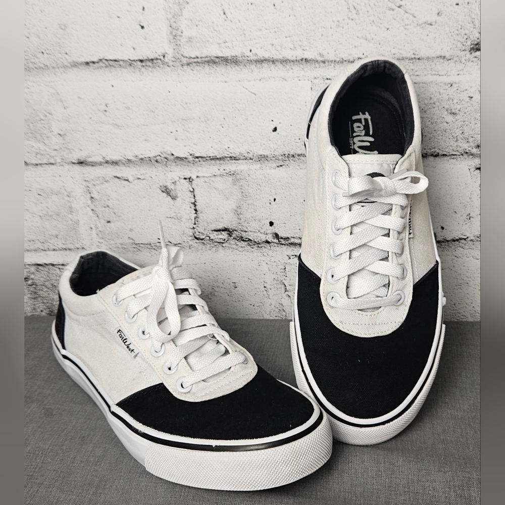 Far West Black & White Canvas Sneakers Women’s 8 — Casual Everyday Shoes